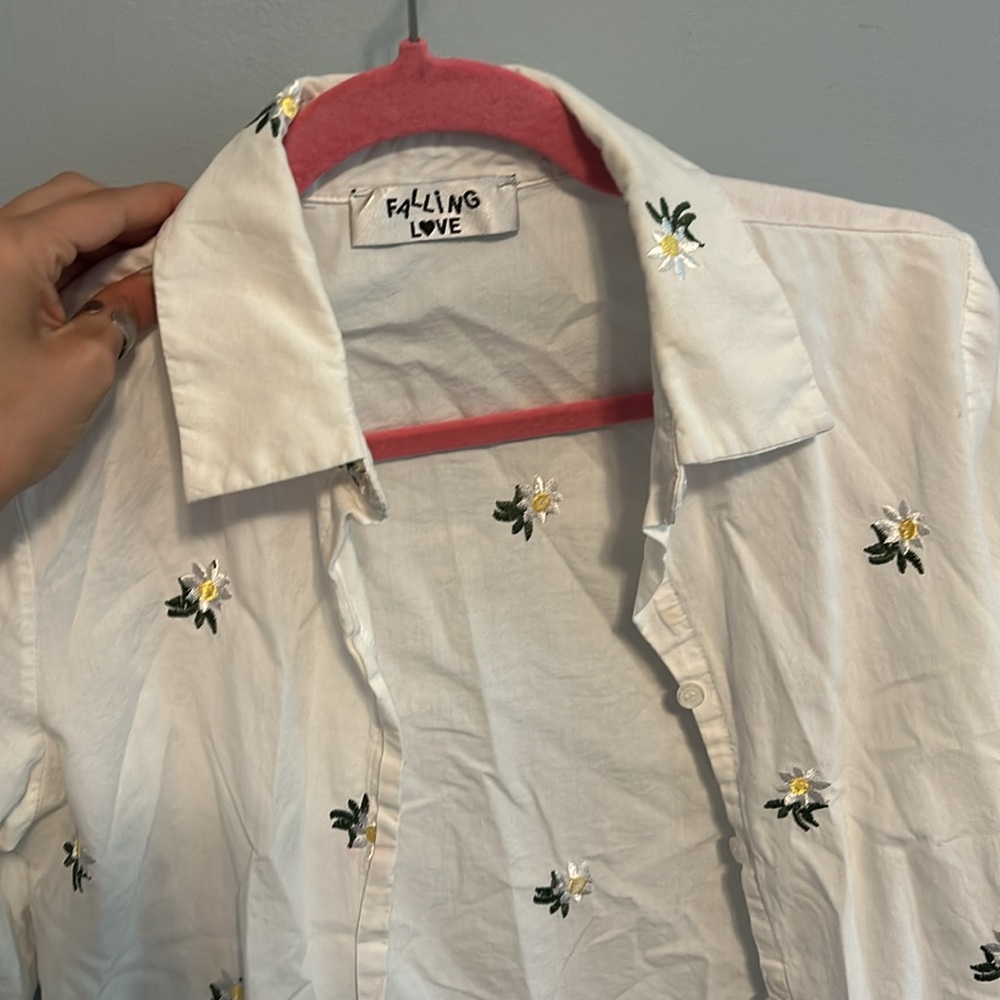 Embroidered Top - Picture 3 of 4